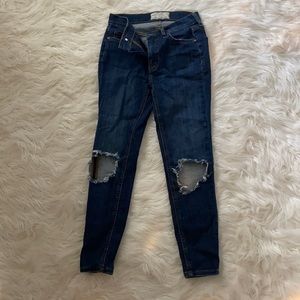 Free People busted knee jeans in 26 short